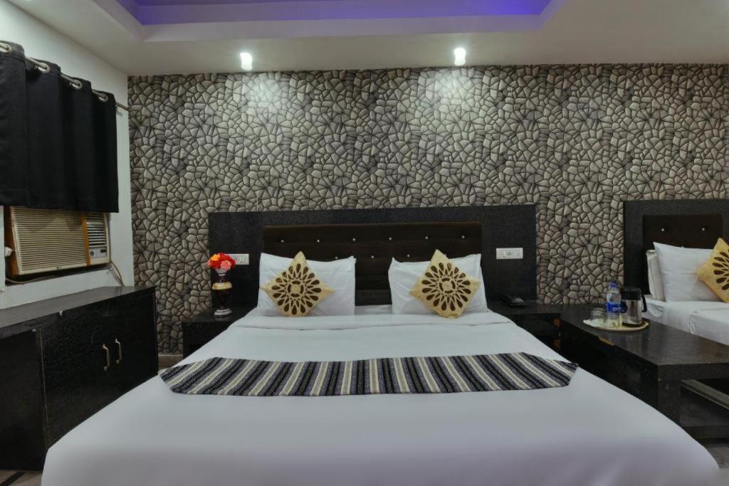 Glace Stay Inn Near Igi Airport Нью-Дели Экстерьер фото