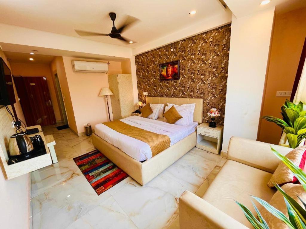 Glace Stay Inn Near Igi Airport Нью-Дели Экстерьер фото