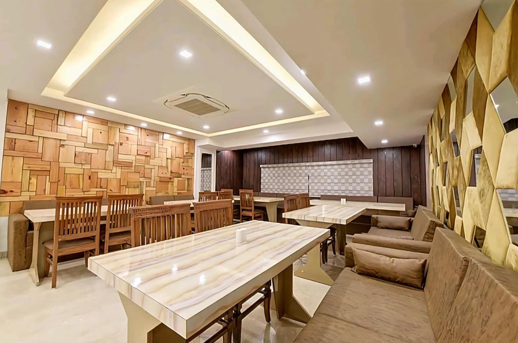 Glace Stay Inn Near Igi Airport Нью-Дели Экстерьер фото