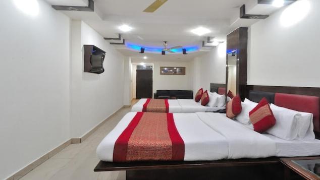 Glace Stay Inn Near Igi Airport Нью-Дели Экстерьер фото