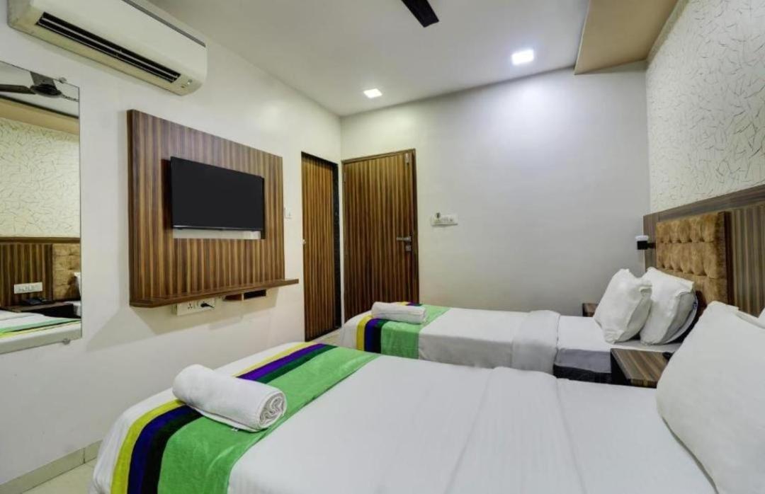 Glace Stay Inn Near Igi Airport Нью-Дели Экстерьер фото